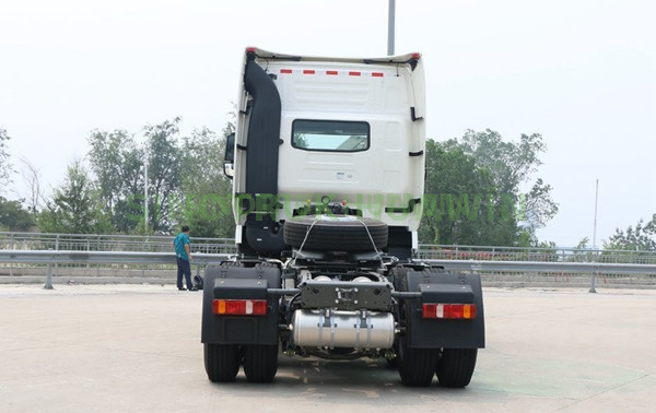 SINOTRUK HOWO T7H 6x4 Tractor Truck for Africa