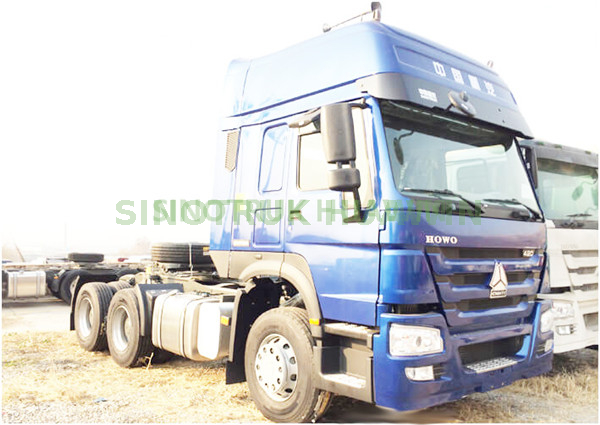SINOTRUK HOWO 6x4 Tractor Truck with two Sleepers